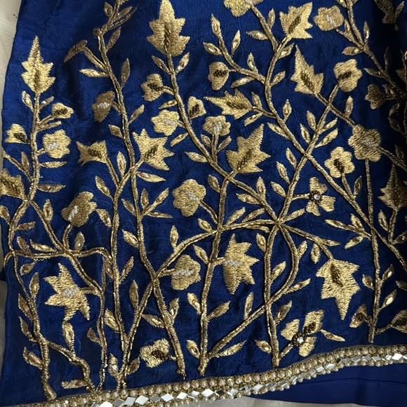 Long top and skirt - Picture 7 of 8